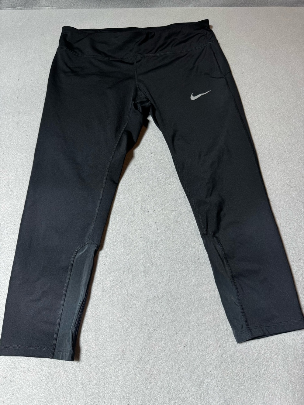 Nike Black Girls' Capri Athletic Leggings with Reflective Swoosh